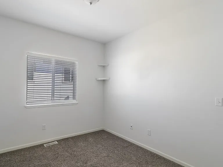 13697 Karen St — Photo 2