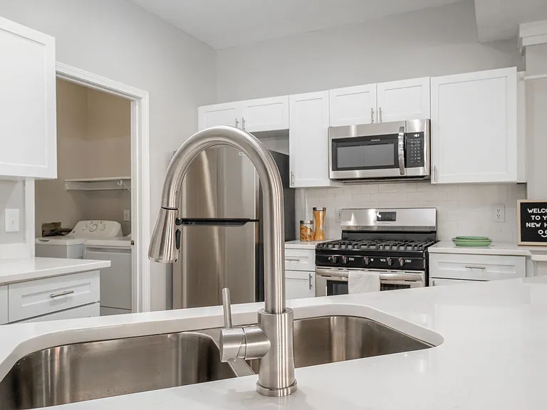 Kensington Grove Apartments — Photo 4