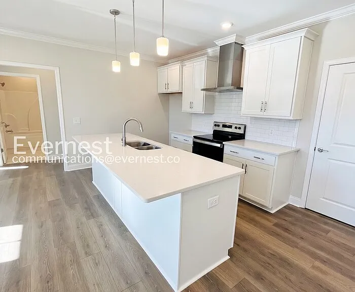 828 Goswell Dr #4 — Photo 5
