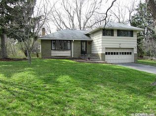 71 Bradford Rd, Pittsford, NY 14534