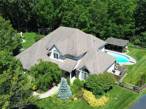 3905 Silverberry Cir, Maumee, OH 43537