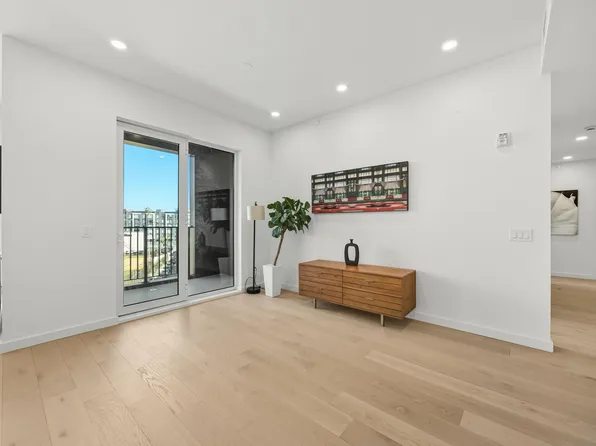 425 3rd Street image 14 of 41