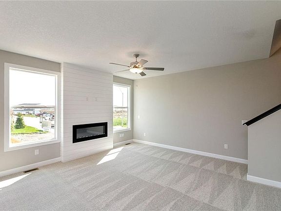2nd image of 2305 SE Maxwell Dr