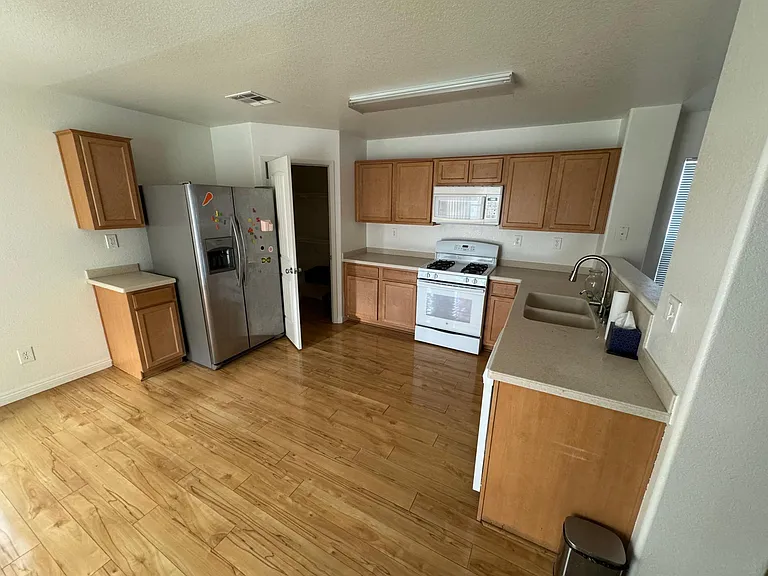 7132 Indian Head Ave — Photo 3