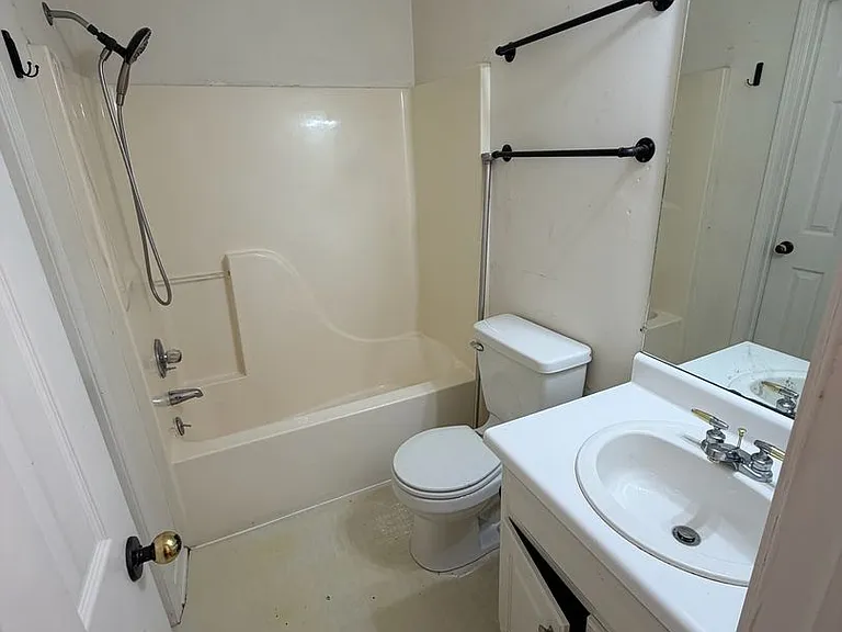 89 Sir Henry Dr — Photo 39