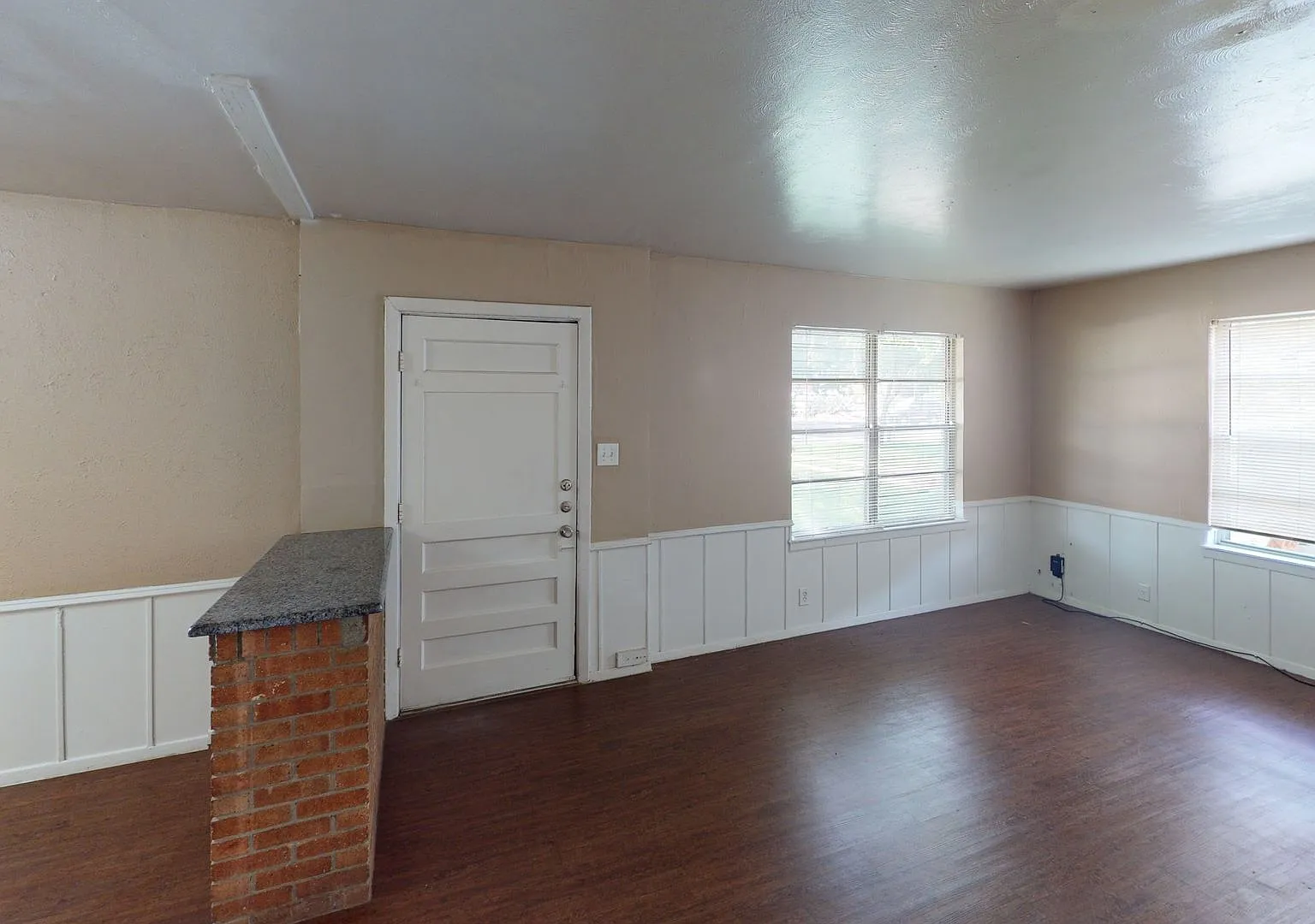 3 Bedroom/1 Bath - Home Walking Distance to UNT Campus — Photo 3