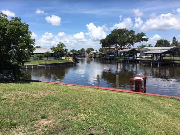 Intersection of 2 canals