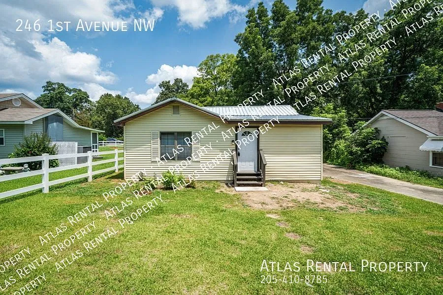 Stunning Renovated 3BR/2BA Home Move-In Ready! — Photo 1