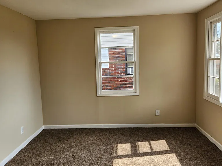 836 Edwards Ave — Photo 5