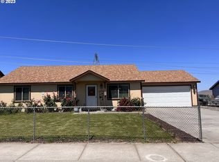 155 Pine Tree Ave, Umatilla, OR 97882