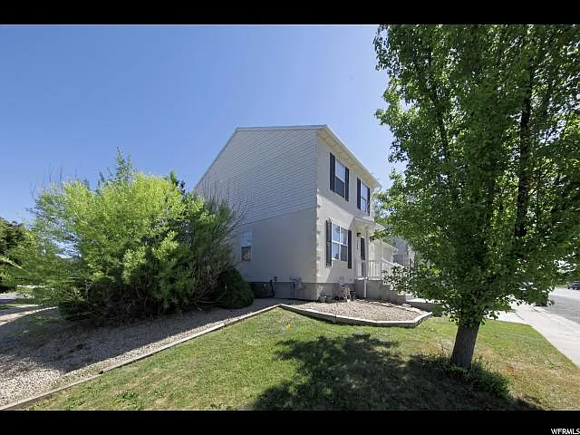 386 W 500 N — Photo 16