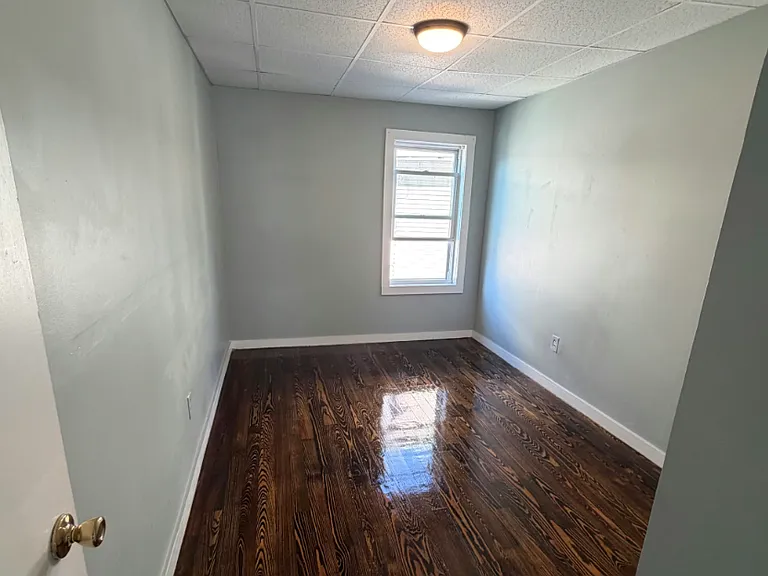 766 Plymouth Ave #2W — Photo 12