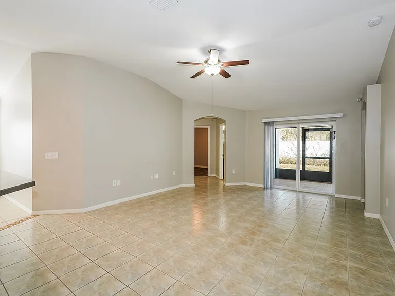 423 Fern Gulley Dr — Photo 3