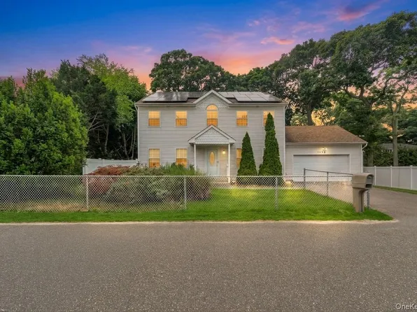 1470 Claas Avenue, Holbrook, NY 11741