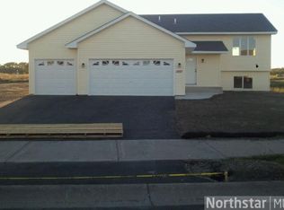 1267 Meadow Pkwy, Mayer, MN 55360