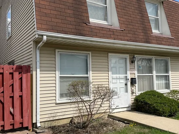 1805 Marquette Ln #5592, Hoffman Estates, IL 60169