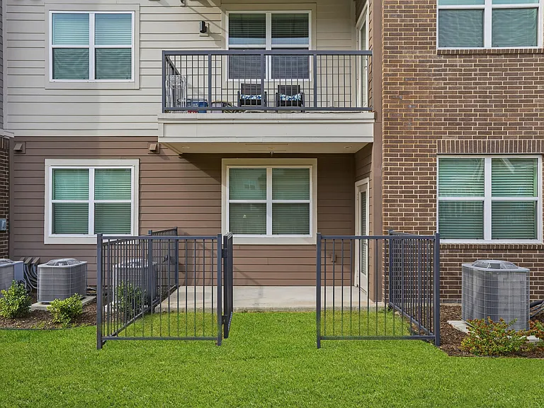 The Breckyn apartments community photo