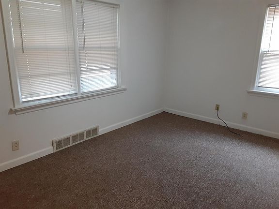 4th image of 9266 Waldorf Dr