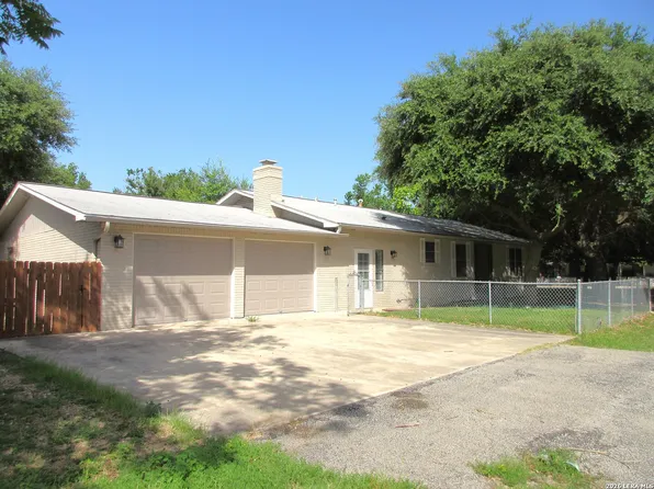 1001 NAPLES ST, Castroville, TX 78009