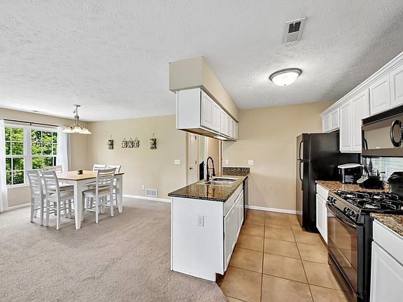 5th image of 661 Stonegate Dr