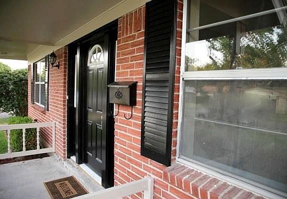 2nd image of 400 Thompson Dr