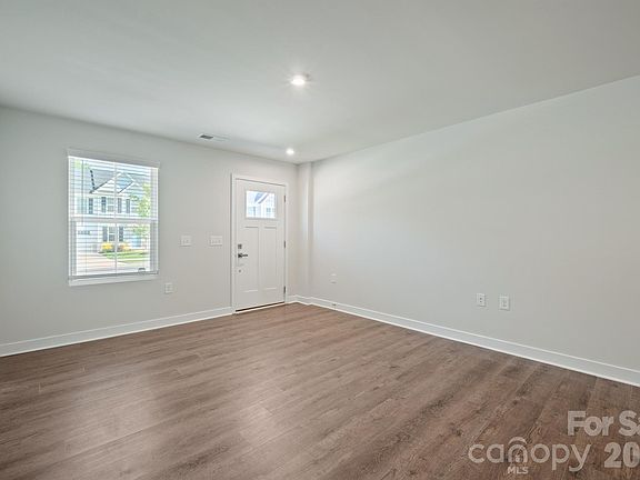 5th image of 111 Skylar View Way #D