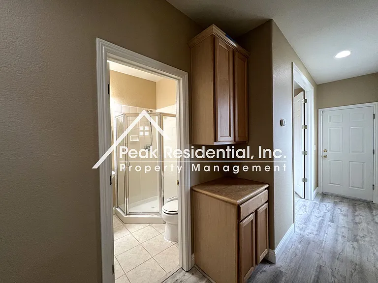 1933 Tyndrum Ln — Photo 19