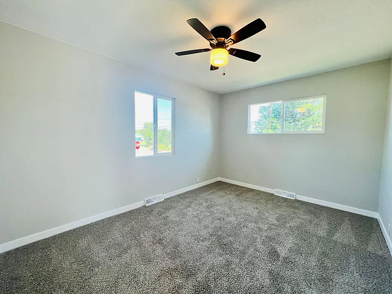 702 S Wolcott Ct — Photo 13