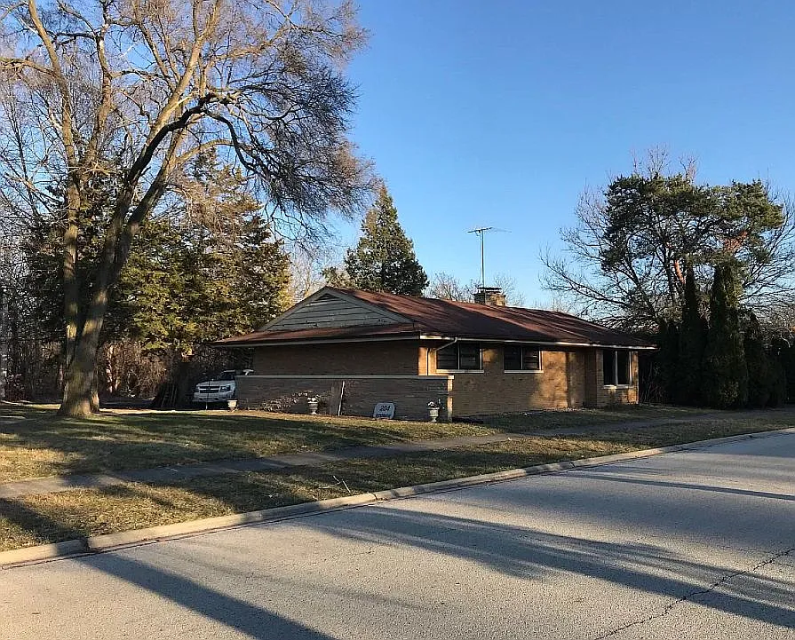 204 E George St photo 1