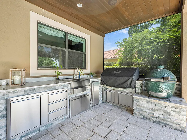10282 Emerson St — Photo 39