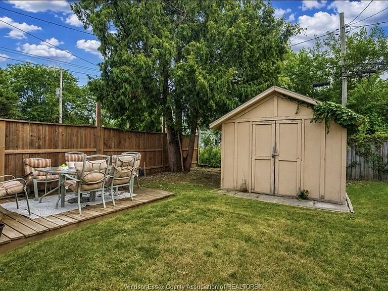 2177 Dougall Ave #UPPER — Photo 16