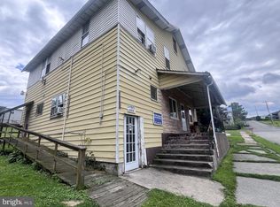 402 16th St, Saxton, PA 16678