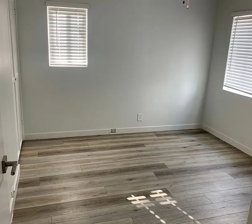 3958-3966 Riviera Drive - 3929-3931 Gresham Street