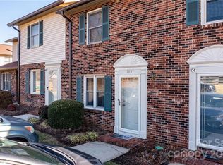 1330 5th St NE APT 103, Hickory, NC 28601