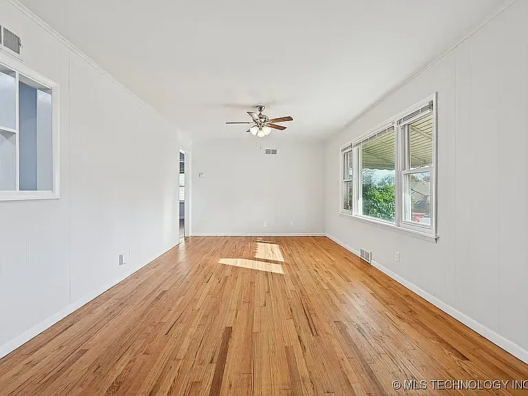 3 bed, 888 sqft, $1,400 — Photo 4