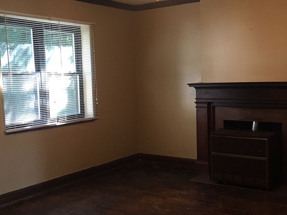 2nd image of 1508 1/2 Lee St E APT C