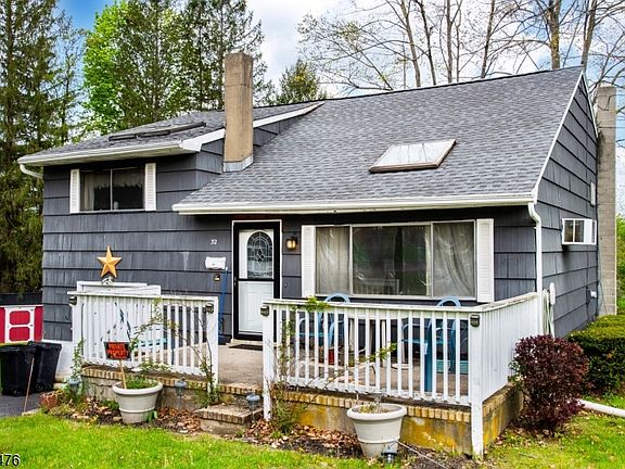 2nd image of 32 Madison Dr