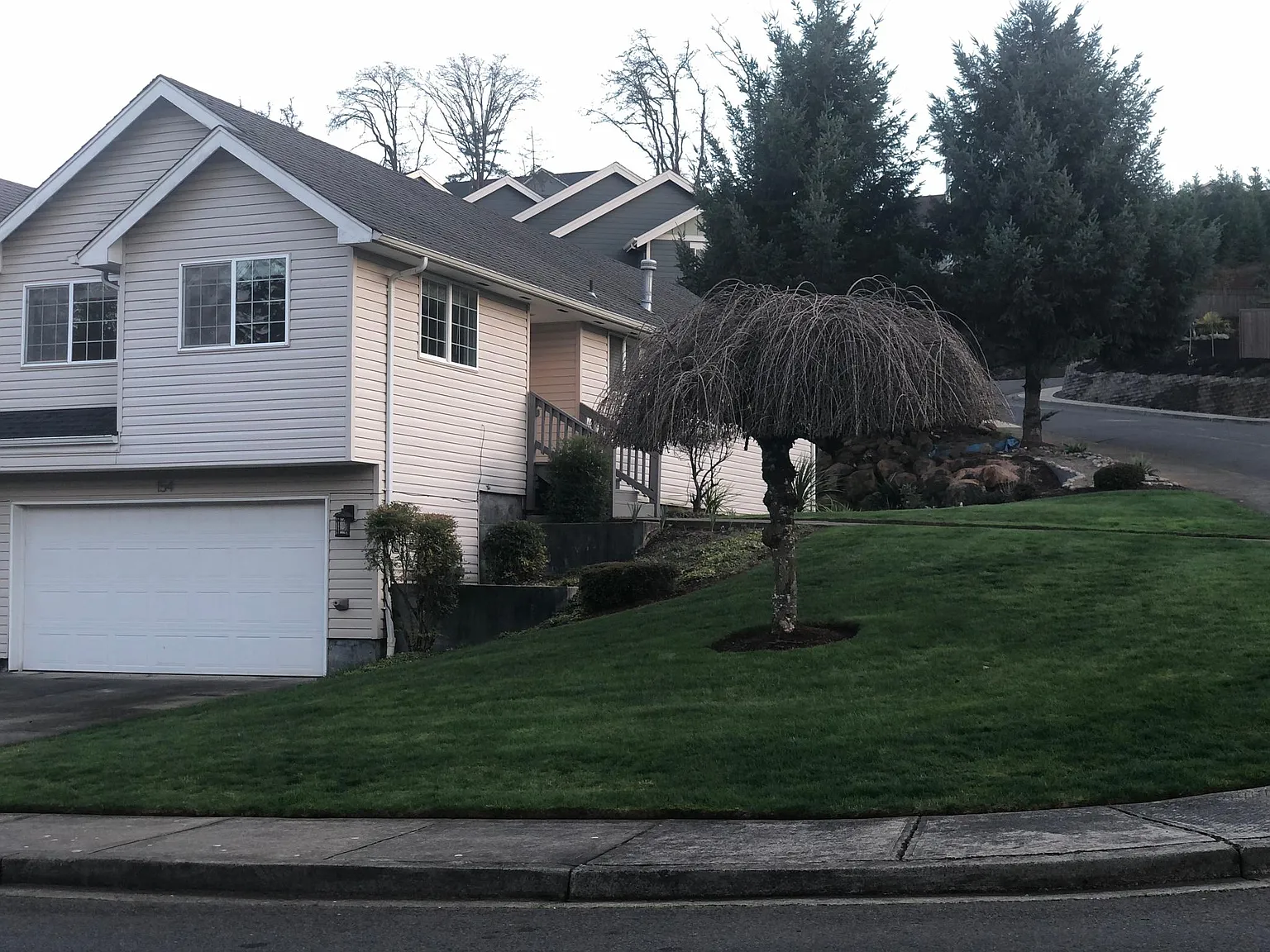 3 bed, 1716 sqft, $2,095 — Photo 1