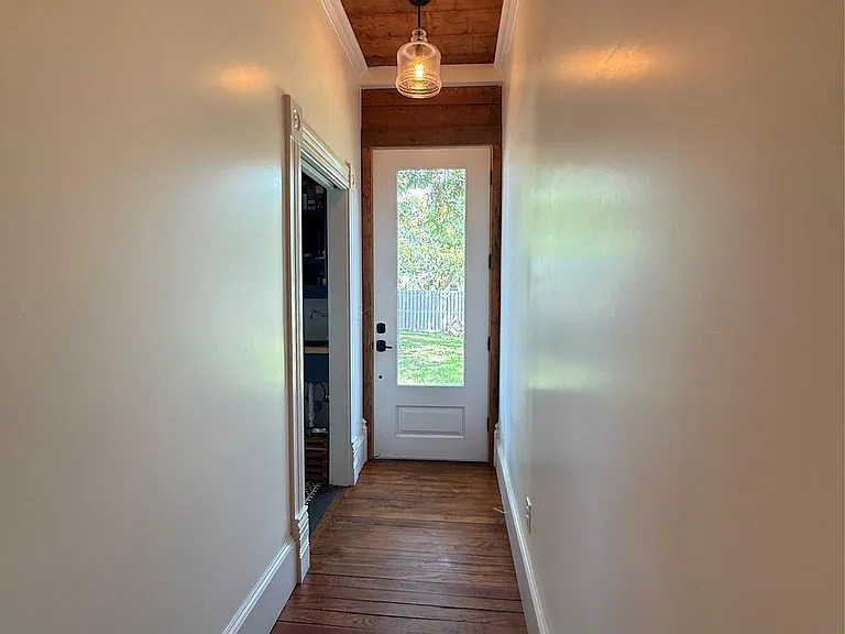 408 Short St — Photo 11