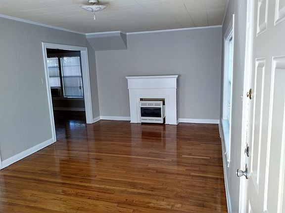 4th image of 1940 Lincoln Dr
