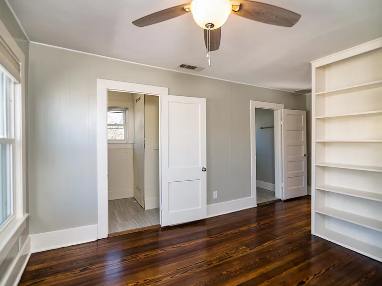 1817 Tremont Ave — Photo 13