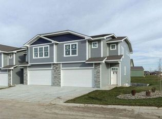 1513 NE Mockingbird Ln, Grimes, IA 50111