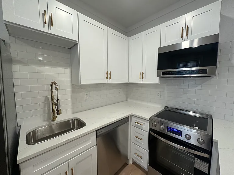 2 Maryland Avenue — Photo 3