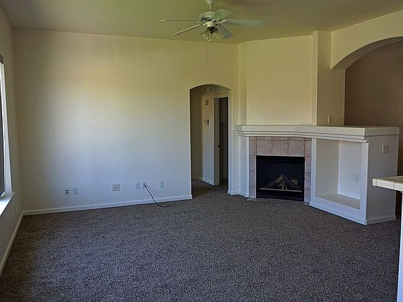 5th image of 3398 Toledo Ct