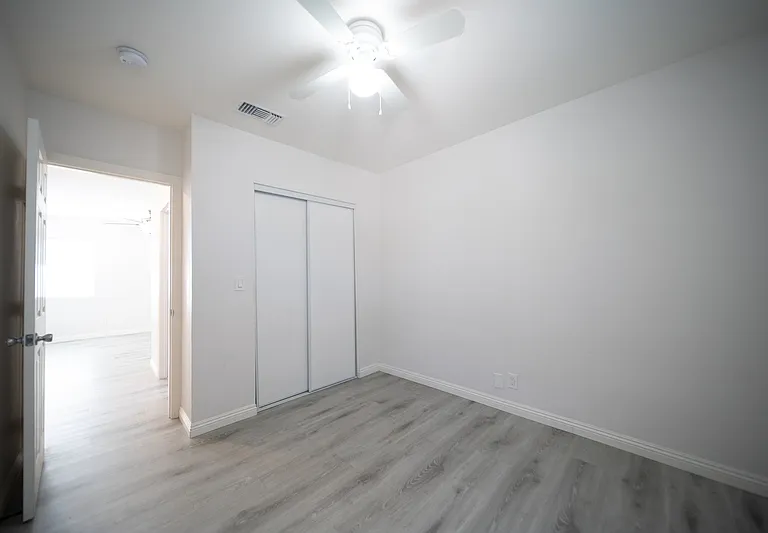 120 E Shady Grove Dr — Photo 6