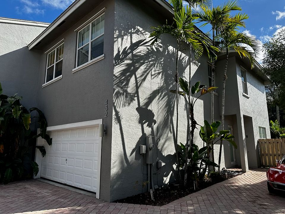 1st image of 432 SW 14th Ct #432