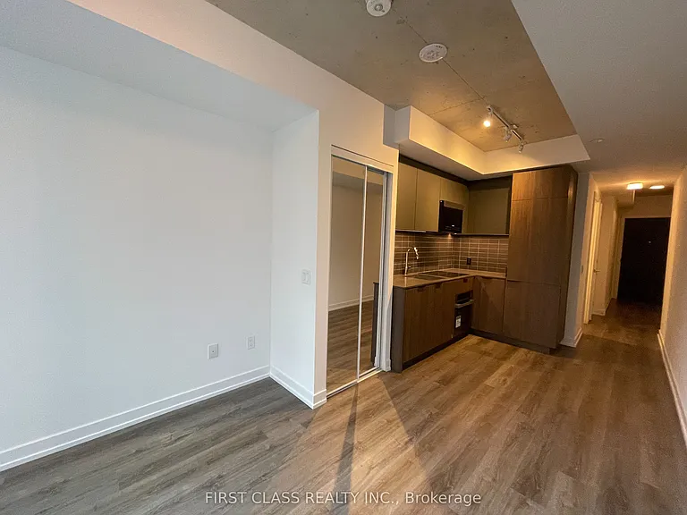 28 Eastern Ave #902 — Photo 8