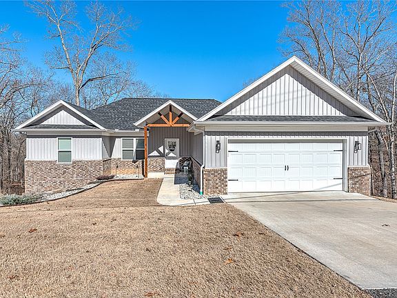 2nd image of 8 Woodbridge Dr