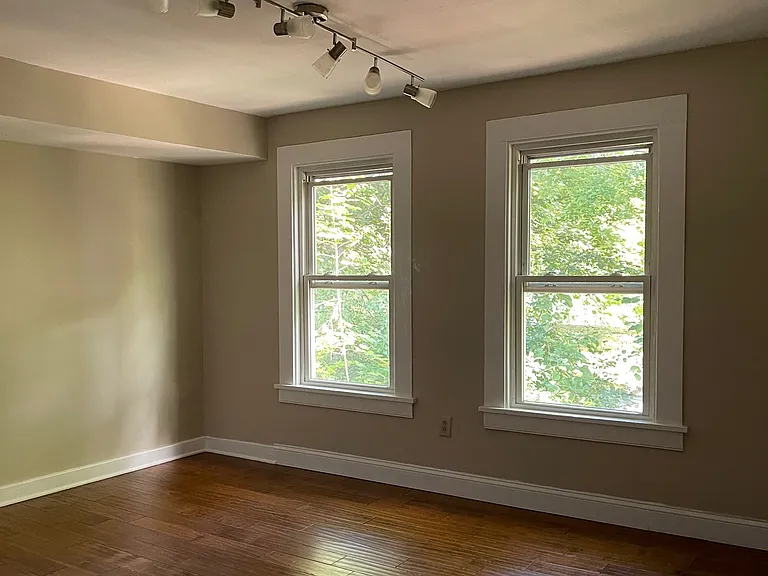 509 Willis Ave #2 — Photo 8