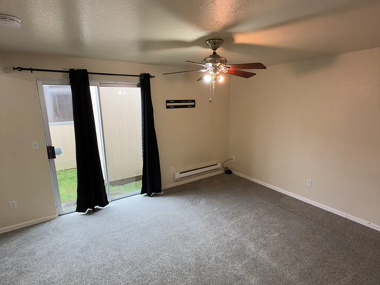 724 Edelweiss Ln SE — Photo 10